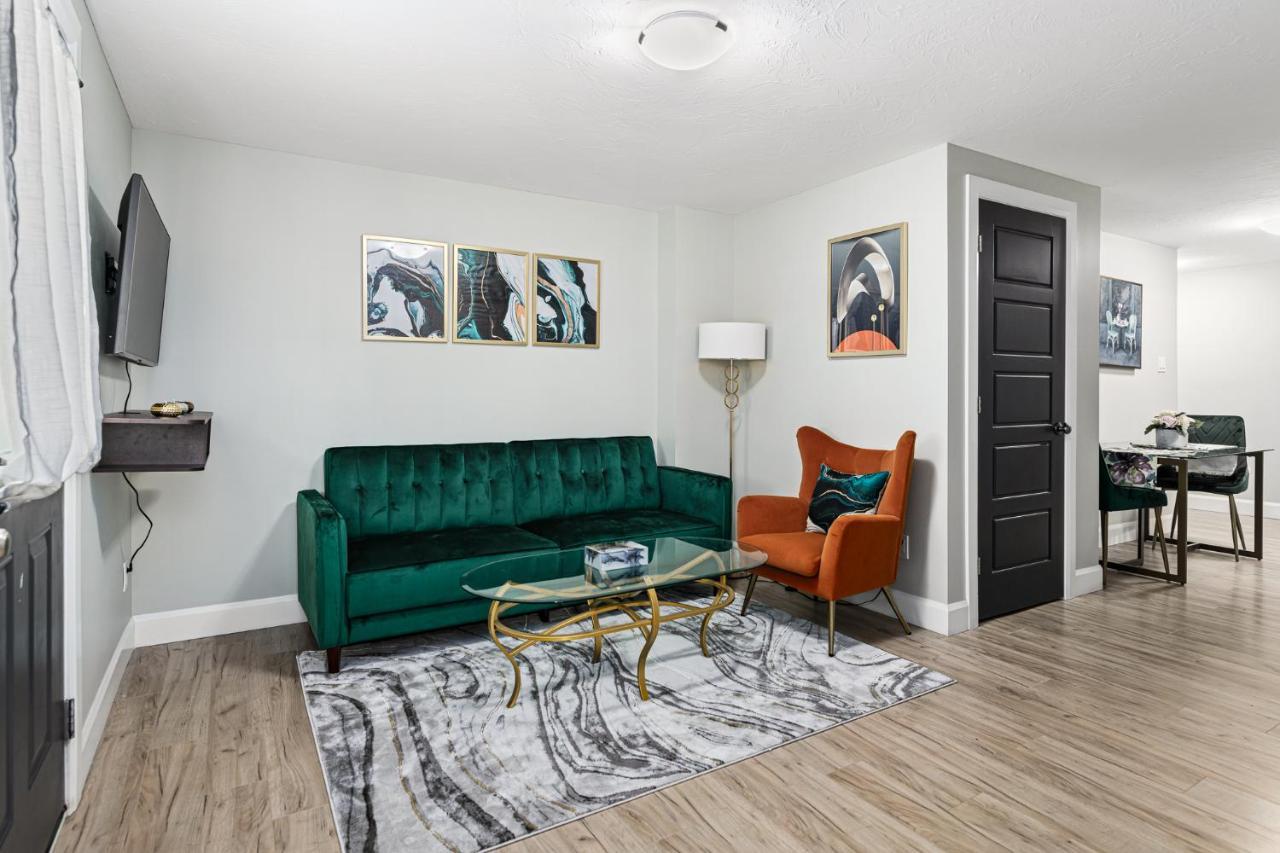 One Bedroom Apartment Moncton North ! المظهر الخارجي الصورة
